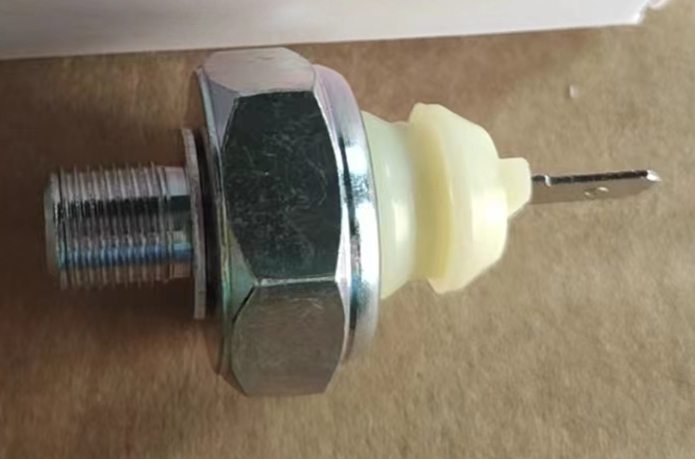 01182479 OIL PRESSURE SWITCH