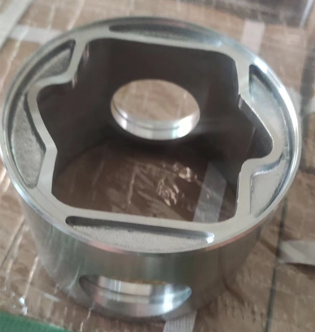 1833433C1 PISTON SKIRT