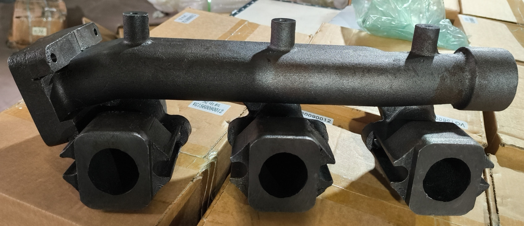 VG2600111136 EXHAUST MANIFOLD