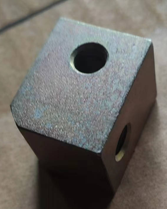 04290416 THREADED PIECE