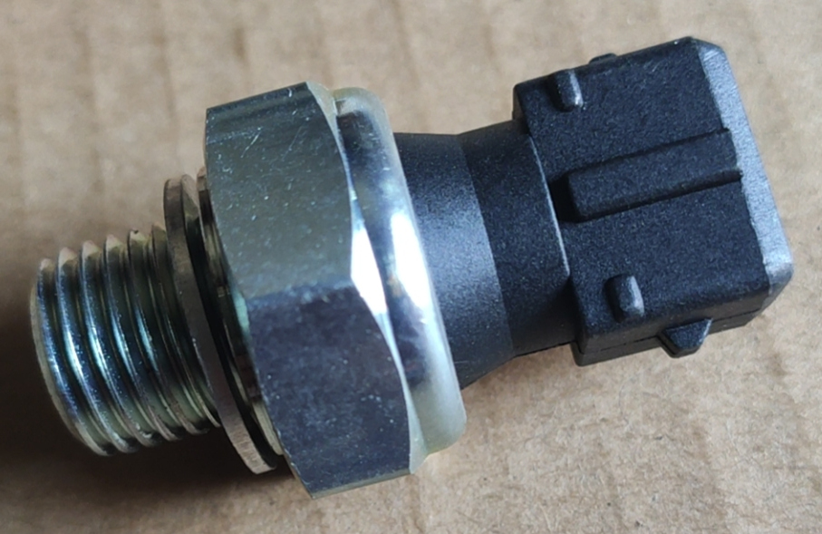 01182792 OIL PRESSURE SWITCH