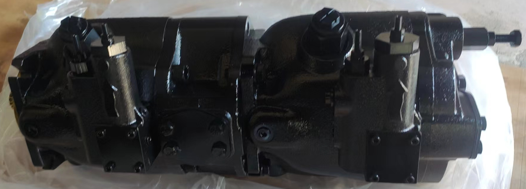 P1060BM503746+P1060BM503747 PISTON PUMP