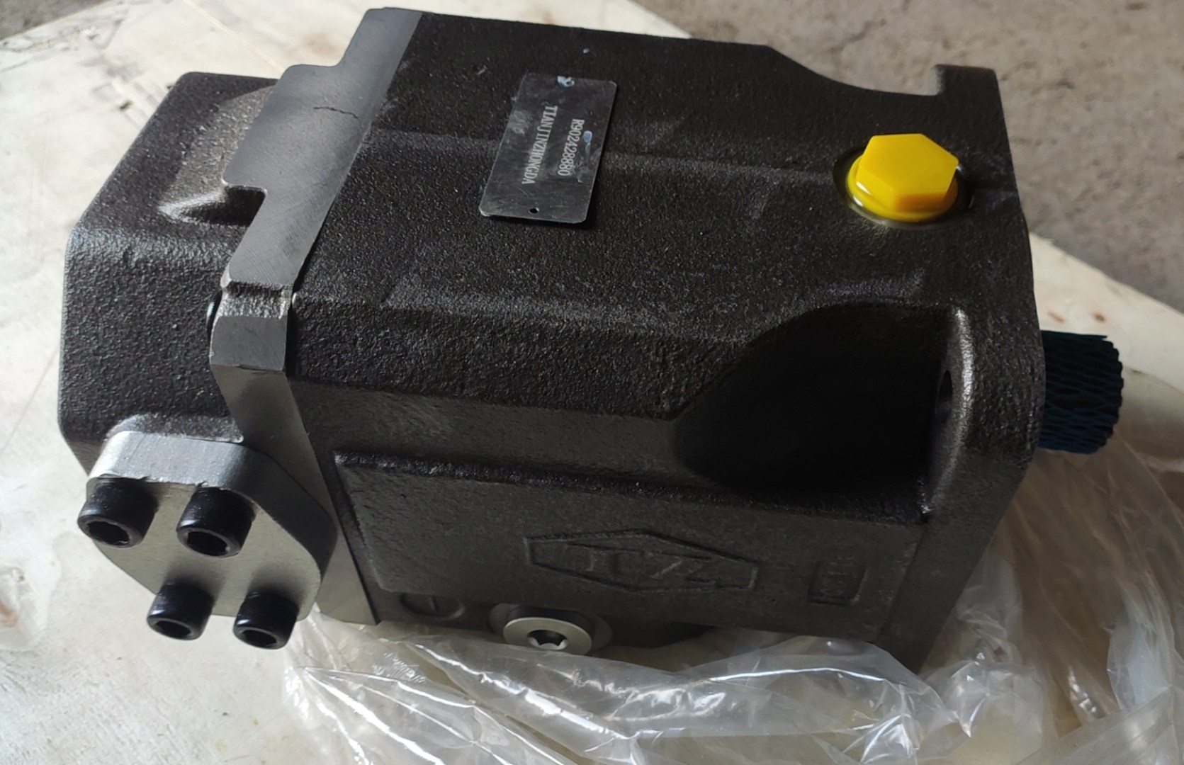 R902428880 A4FO71/10L-PZB25N00 AXIAL PISTON PUMP