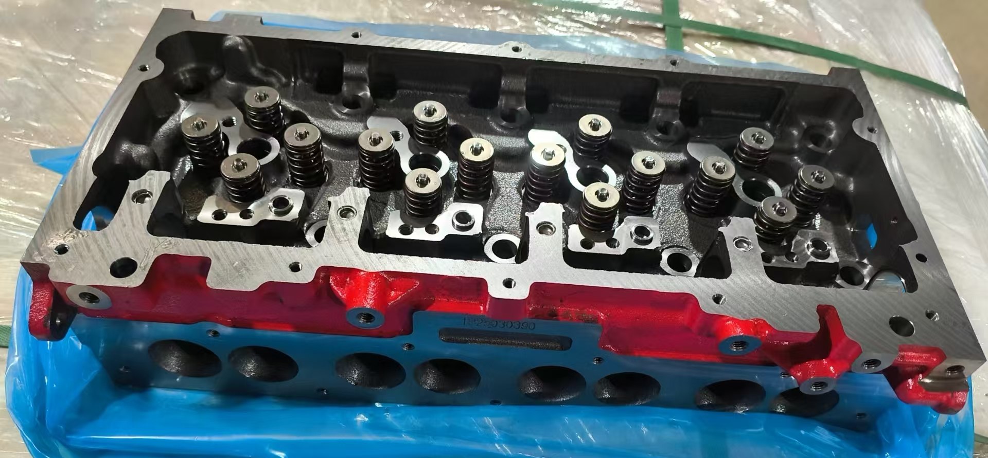 5264128 5271176 5307154 CYLINDER HEAD